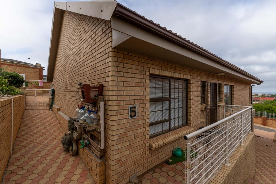 3 Bedroom Property for Sale in Menkenkop Western Cape